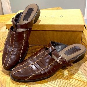 Unisa “Cider” leather mules
